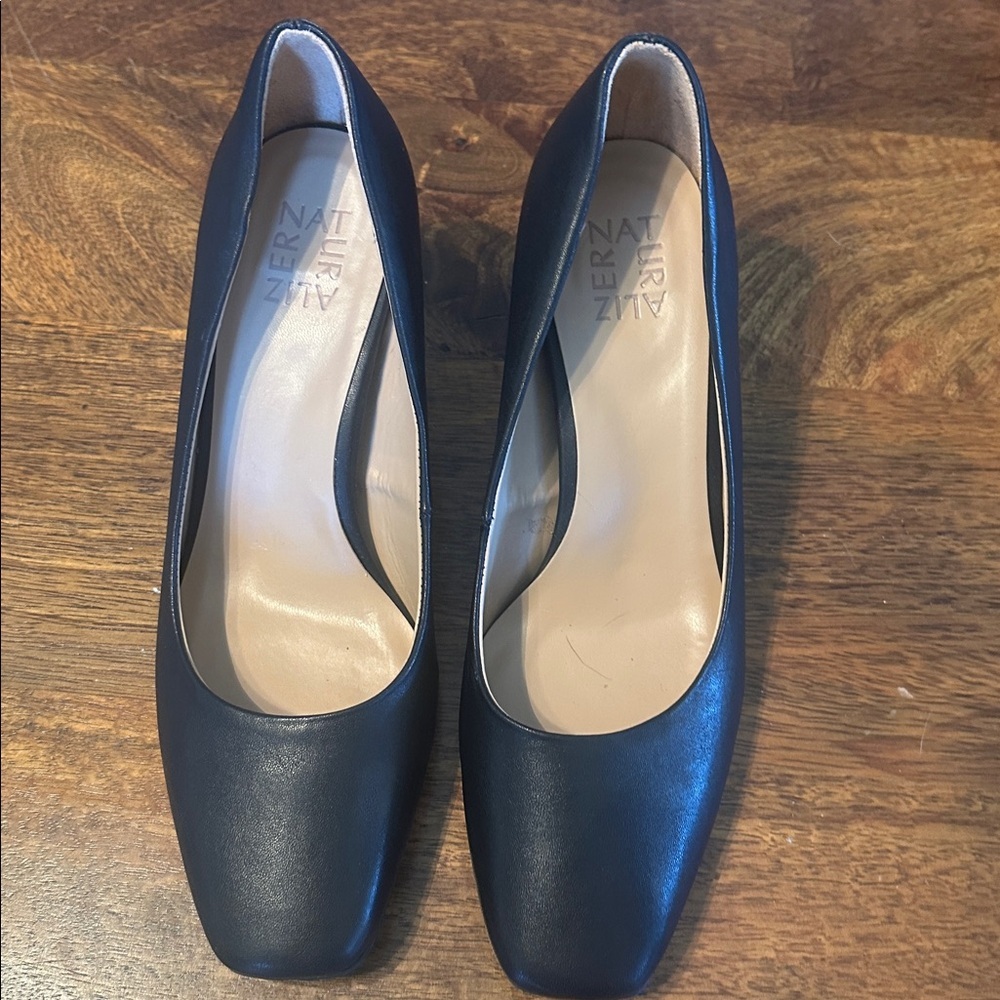 Naturalizer block heel shoes size 9 EUC - Picture 3 of 9